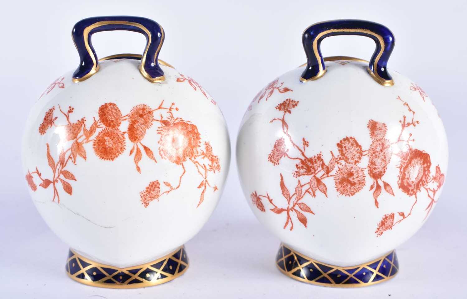 A PAIR OF ROYAL CROWN DERBY IMARI CAULDRONS. 9 cm x 5 cm. - Image 3 of 4