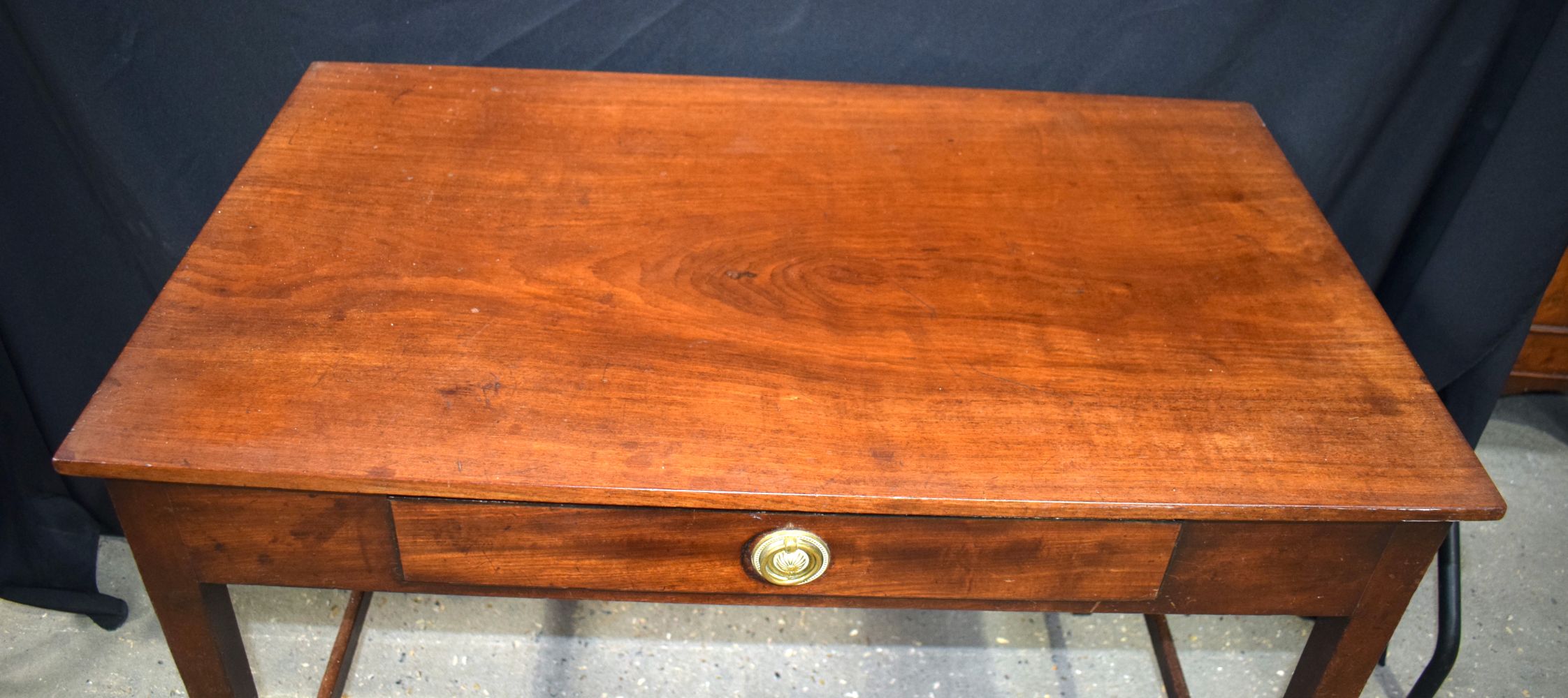 An antique mahogany single drawer Hall table 71 x 94 x 54 cm. - Image 6 of 8