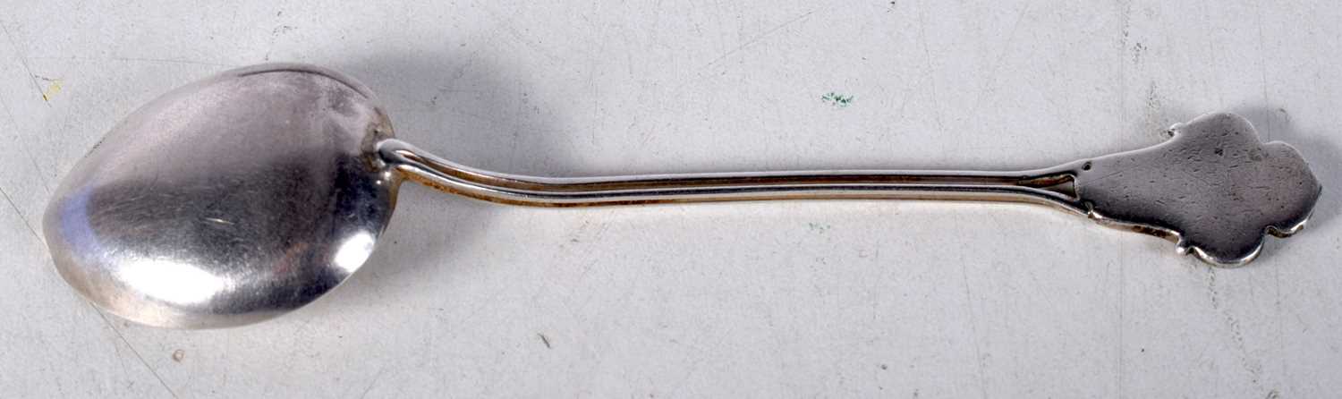 A Cased Mappin & Webb Silver and Enamel Spoon. Hallmarked Birmingham, 11.2 cm x 2.7cm, weight 12.1g - Image 3 of 3