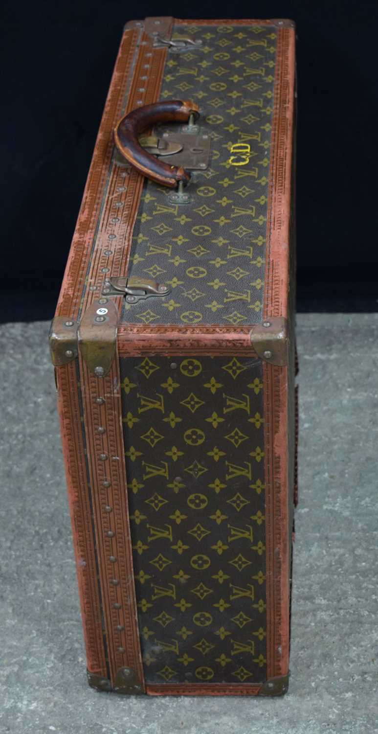 A Louis Vuitton suitcase 22 x 70 x 47 cm. - Image 5 of 20