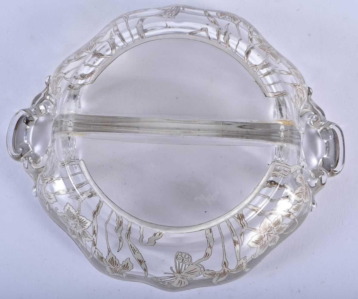 AN ART NOUVEAU SILVER OVERLAID GLASS DISH. 368 grams. 20.5 cm x 17 cm. - Image 3 of 3