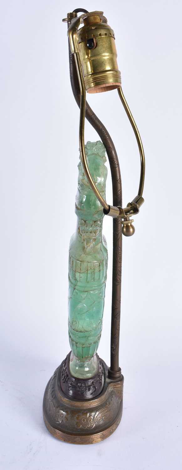 A LARGE 19TH CENTURY CHINESE CARVED GREEN QUARTZ VASE AND COVER LAMP Qing. 50 cm high. - Image 5 of 7