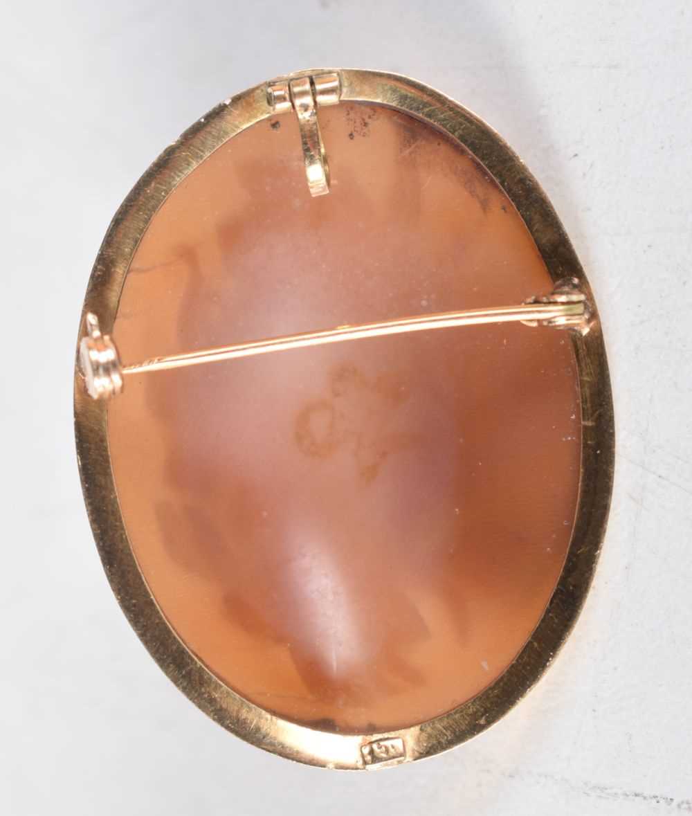 A Victorian 18 Carat Gold Mounted Cameo Brooch. Stamped 750. 3.7cm x 2.9cm, weight 6.2g - Image 2 of 3