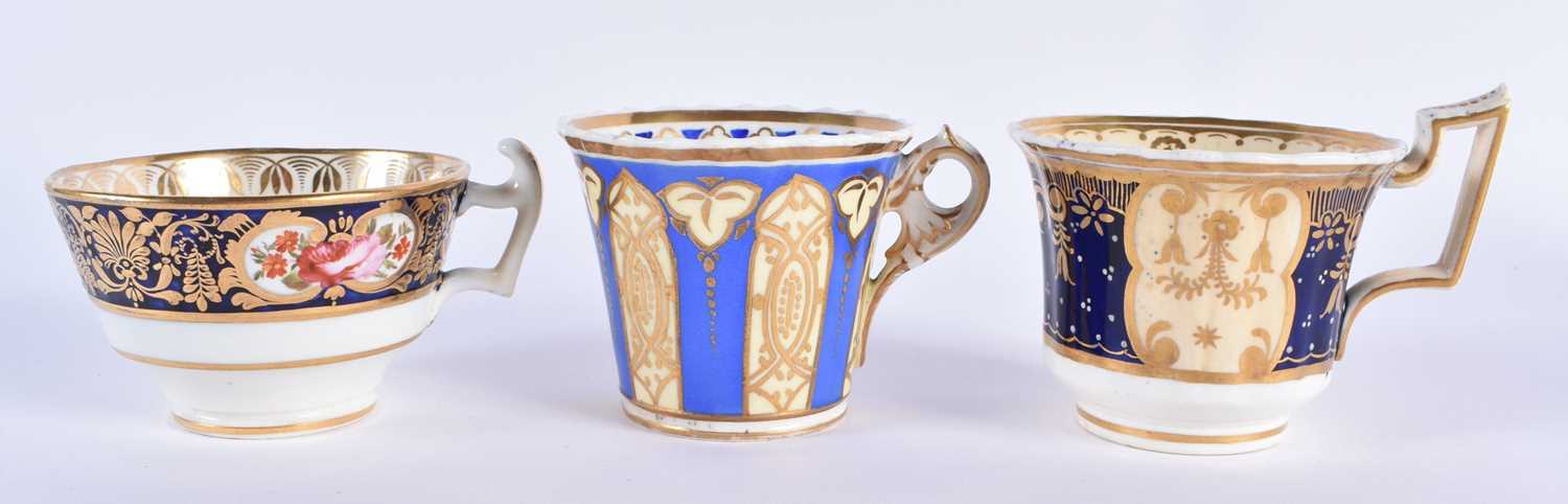 A COLLECTION OF EARLY 19TH CENTURY ENGLISH PORCELAIN TEAWARES in various forms and sizes. Largest 14 - Image 6 of 47