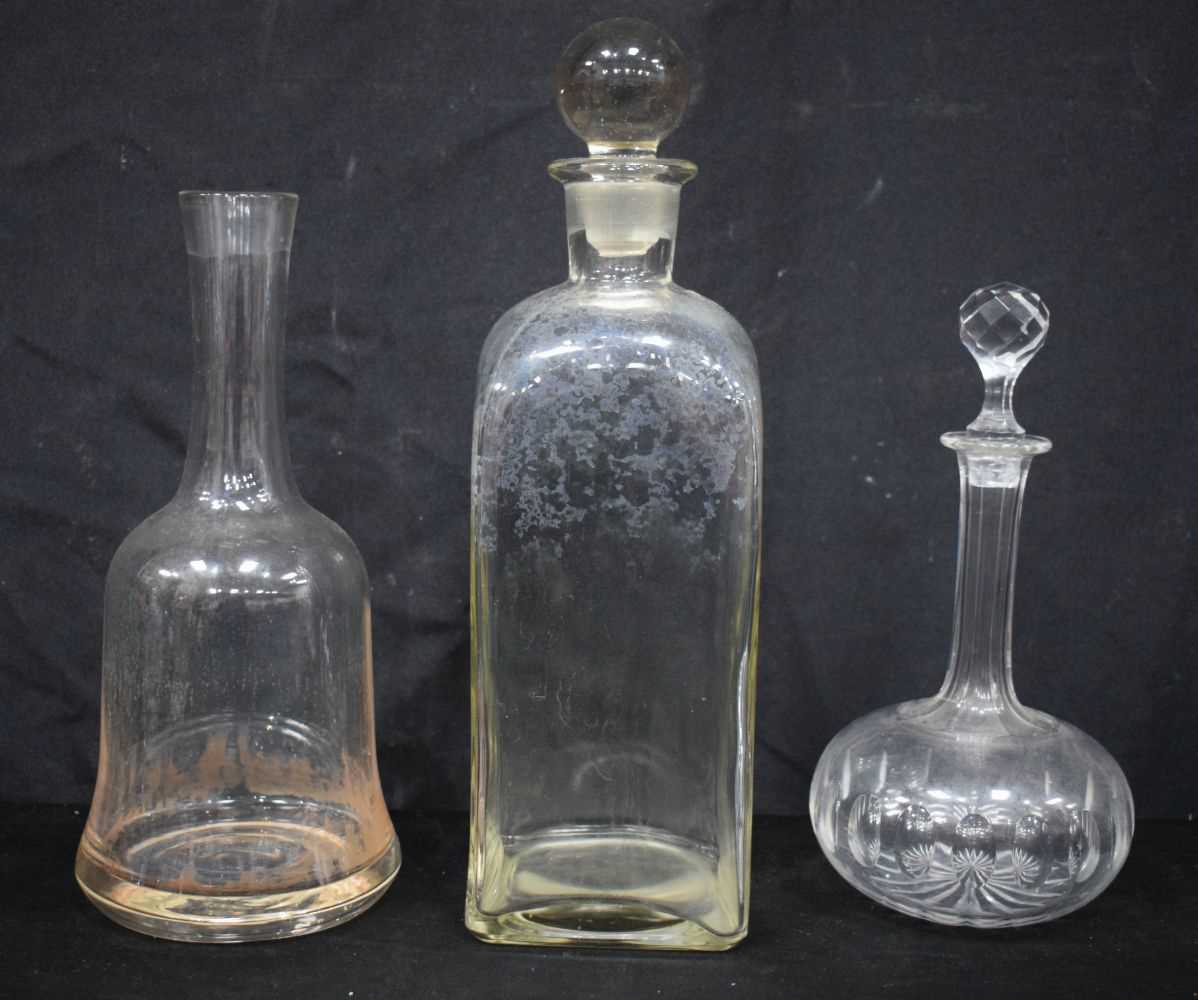A collection of glass decanters,glasses, art glass, jug, ice bucket etc (largest 30 cm 10) - Image 3 of 8