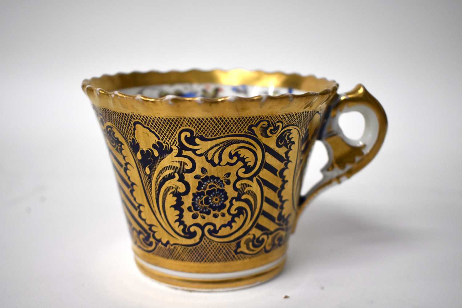 FOUR EARLY 19TH CENTURY LARGE CHAMBERLAINS WORCESTER COFFEE CUPS of varying designs. Largest 8 cm - Image 19 of 24