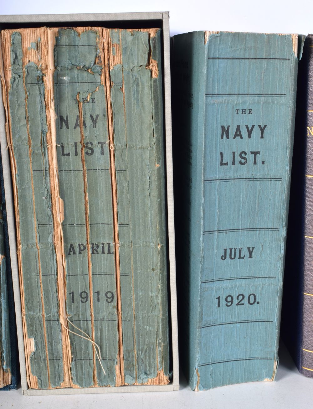 A collection of books related to "The Navy list " post WWall 1 1919-1921. (4). - Image 7 of 8