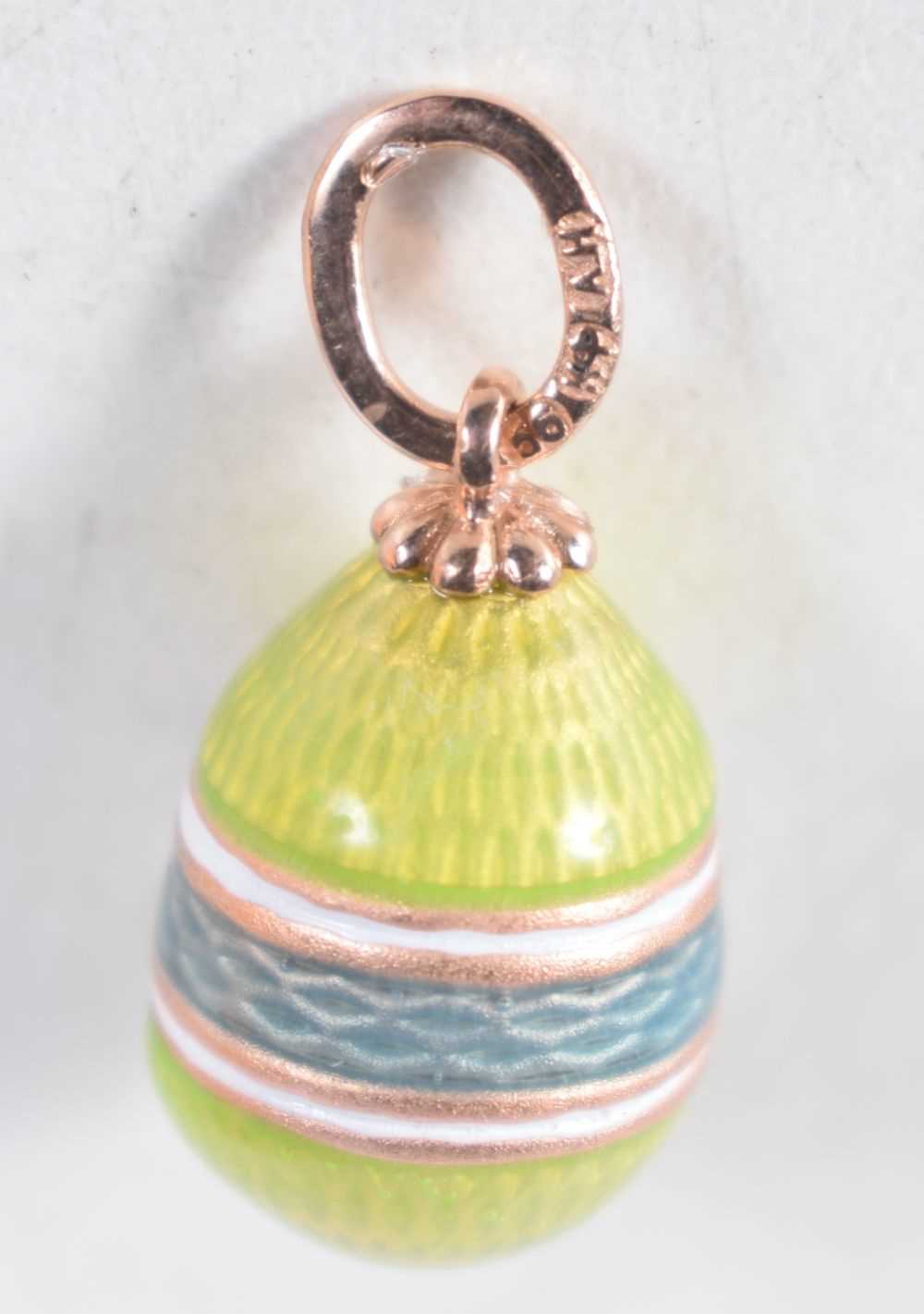 A Continental Enamel Egg Pendant with Gold Mounts. Stamped 56. 1.9cm x 1.1cm, weight 2.6g - Image 2 of 3