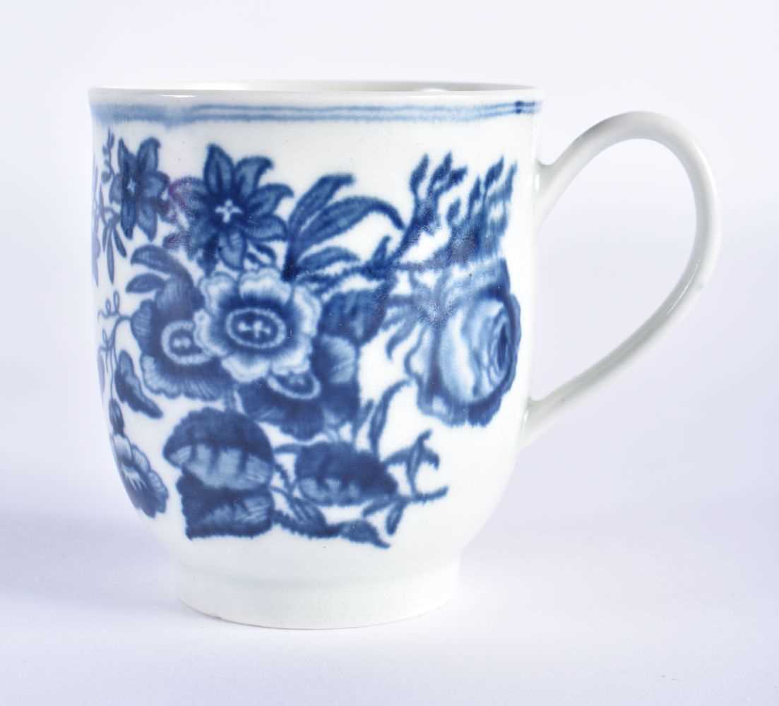 Worcester sparrow beak jug and cover, a teabowl, two cups and two saucer in three flowers pattern, - Image 5 of 10