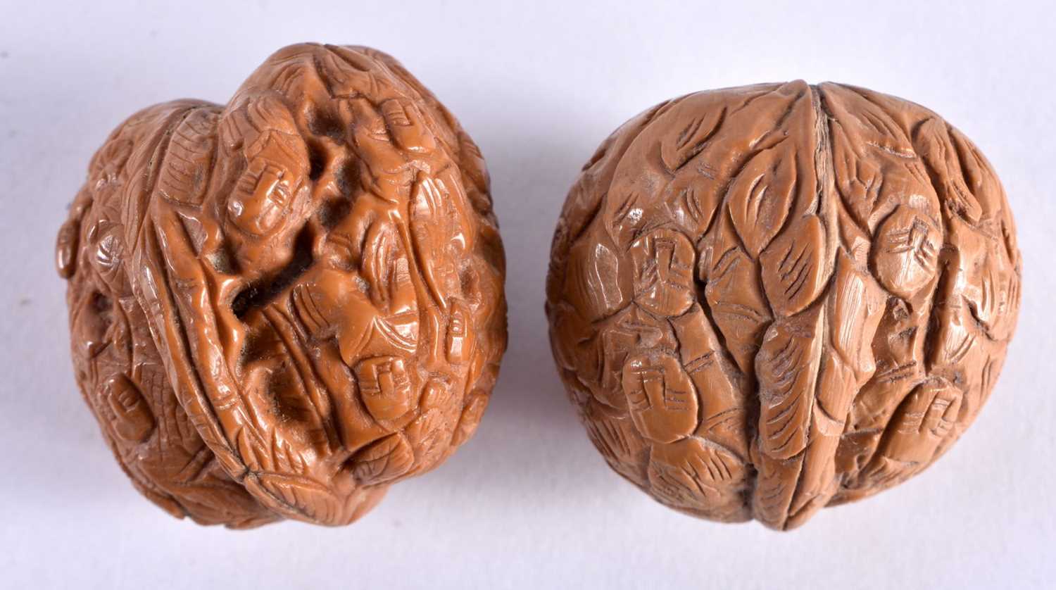 A COLLECTION OF 19TH/20TH CENTURY CHINESE CARVED NUTS Late Qing, in various forms and sizes. 5 cm - Image 2 of 7