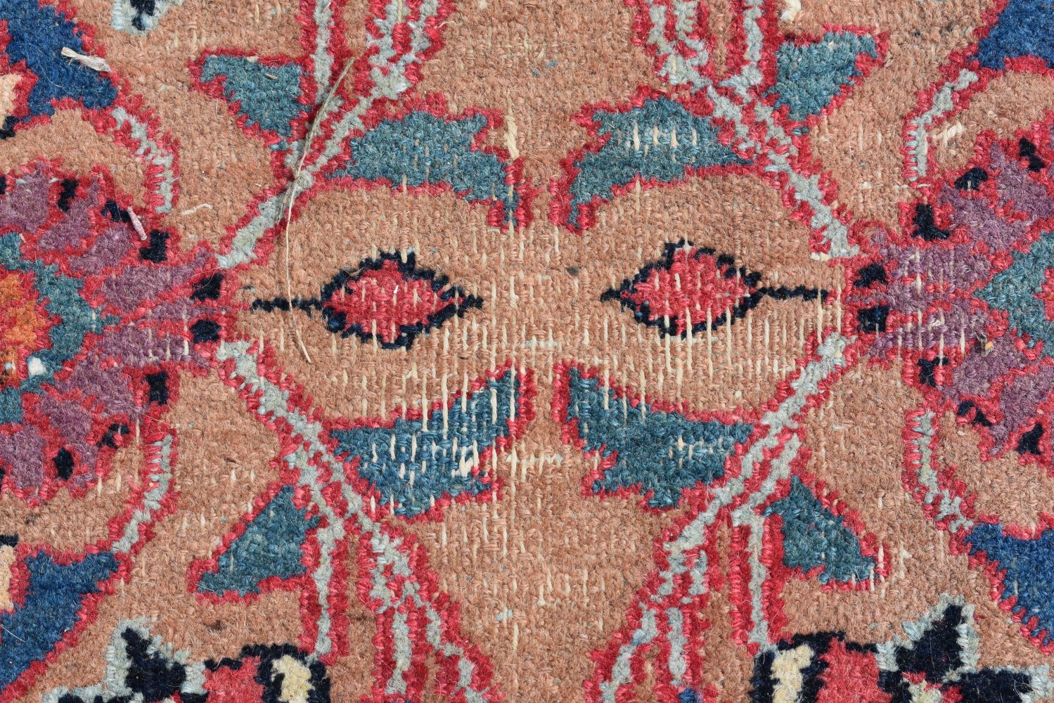 A Persian Khorasan rug 328 x 228 cm - Image 16 of 20