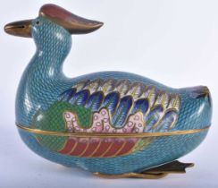 A CHINESE QING DYNASTY CLOISONNE ENAMEL DUCK BOX AND COVER. 17 cm x 15 cm.