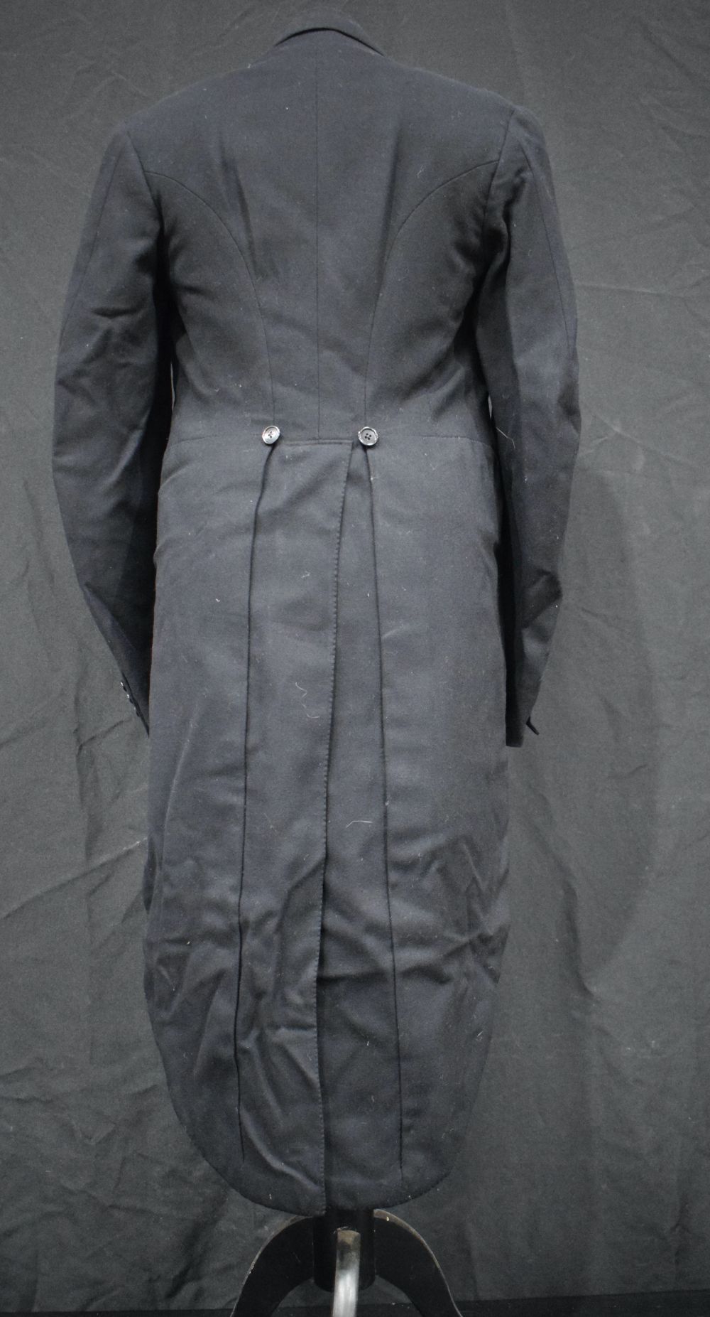 A 1930's J W Dore of Piccadilly Tailcoat suit with 2 pairs of trousers coat 113 cm (3). - Image 12 of 18
