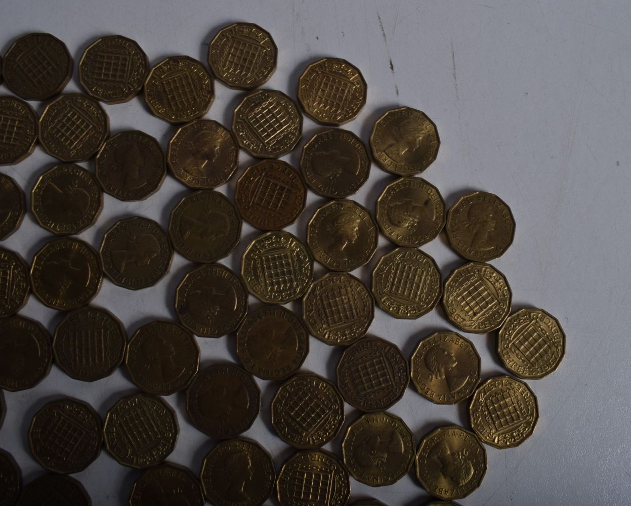 A collection of Three pence coins (101) - Image 8 of 10