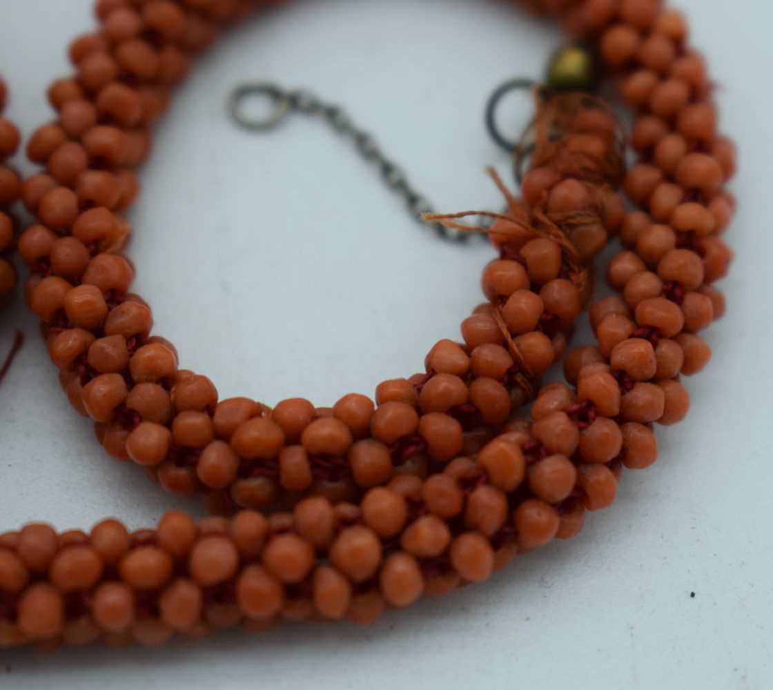 A CORAL NECKLACE. 24 grams. 41 cm long. - Image 3 of 3