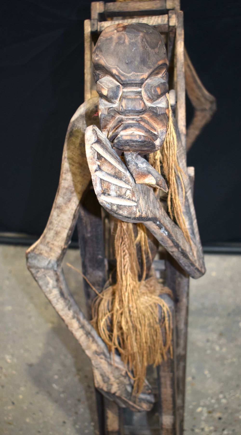 A large Tiki art wooden wine rack 103 x 92 cm. - Image 12 of 14