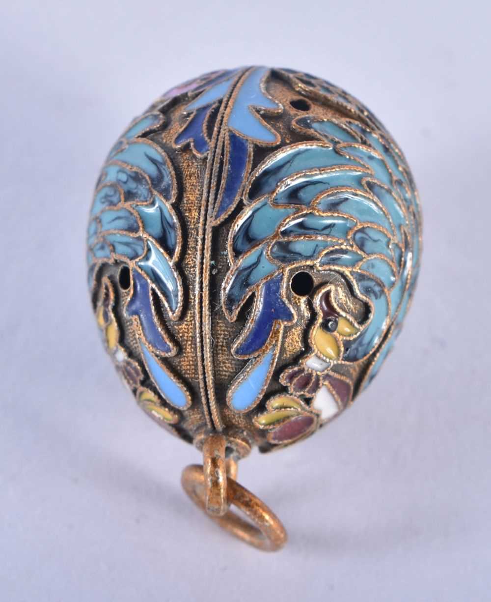 A SILVER GILT AND ENAMEL PENDANT. 5.1 grams. 2.5 cm x 1.75 cm.