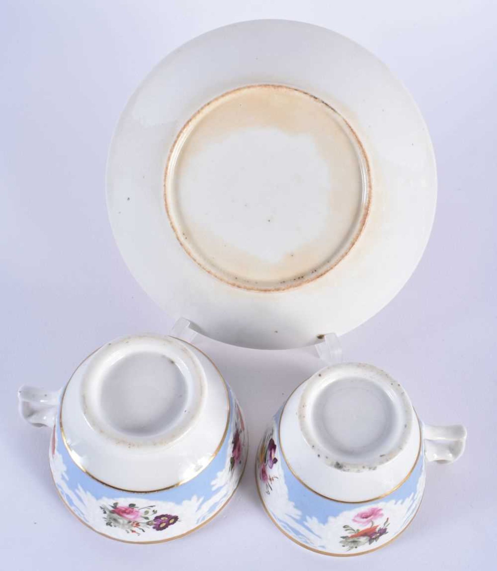 AN EARLY 19TH CENTURY CHAMBERLAINS WORCESTER PART TEASET painted with floral sprays, under a moulded - Image 3 of 36