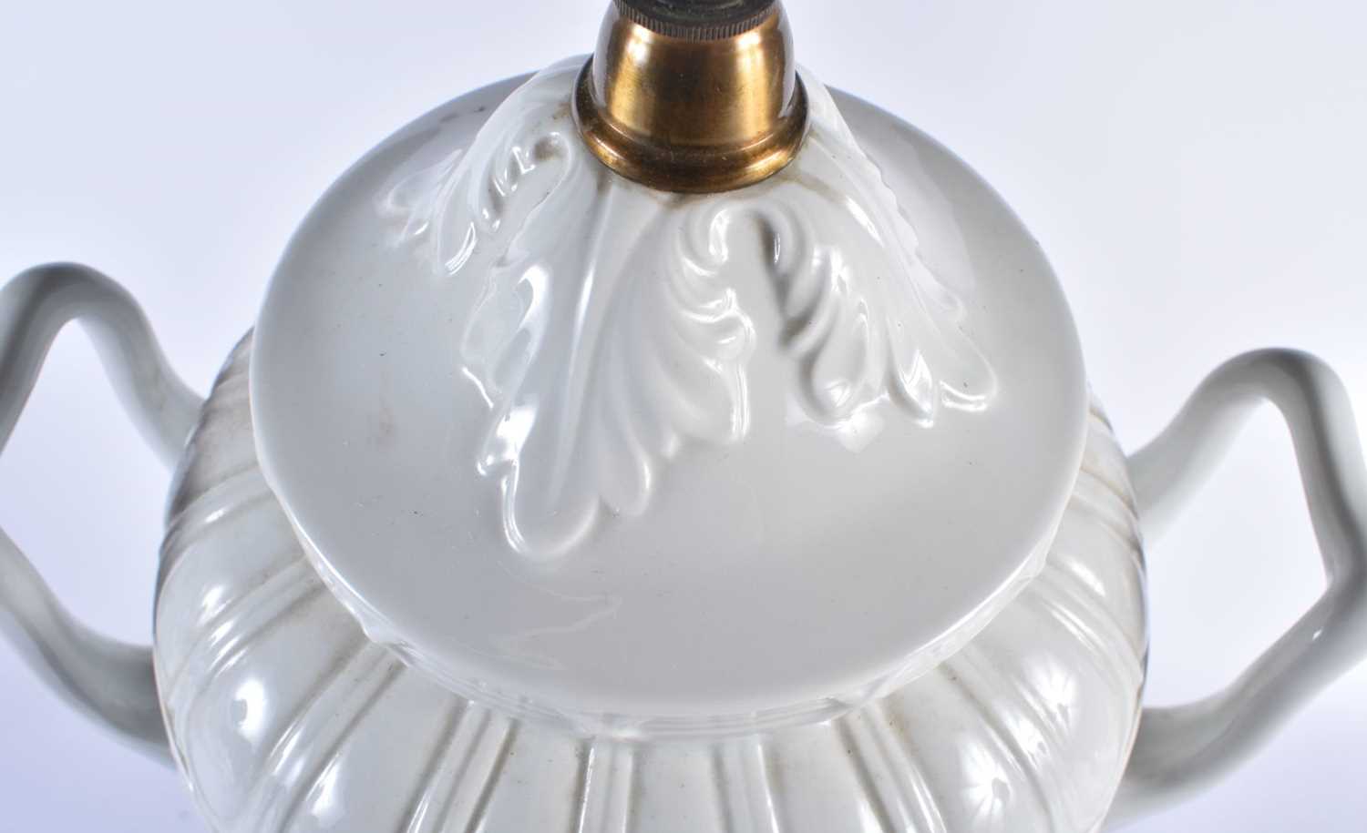 A LARGE CONTINENTAL TWIN HANDLED WHITE PORCELAIN VASE LAMP. 68 cm high. - Image 5 of 6