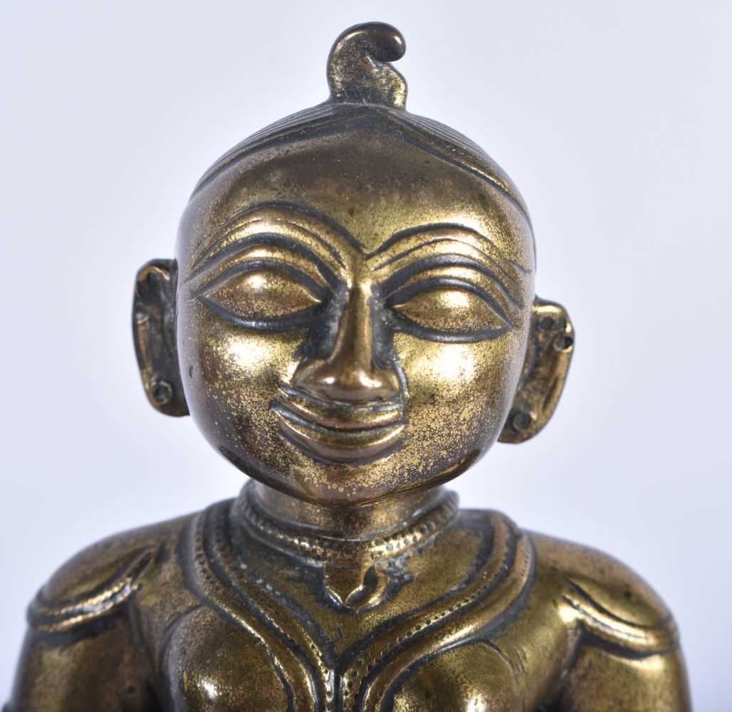 AN 18TH/19TH CENTURY INDIAN BRONZE FIGURE OF A HINDU DEITY. 19 cm high. - Image 2 of 8