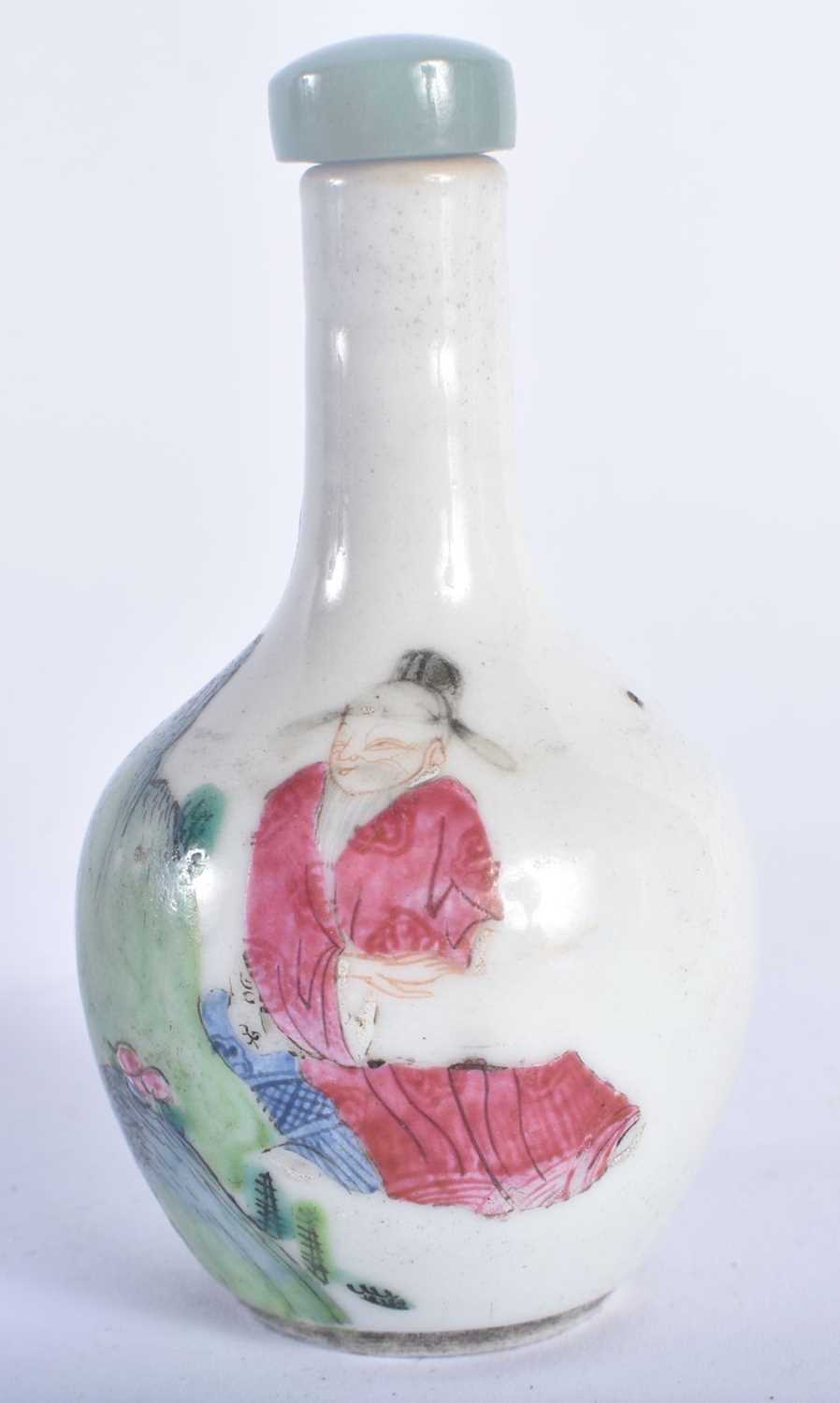 A 19TH CENTURY CHINESE FAMILLE ROSE PORCELAIN BULBOUS SNUFF BOTTLE AND STOPPER Qing, painted with - Image 2 of 4