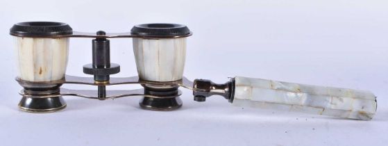 A PAIR OF MOTHER OF PEARL OPERA GLASSES. 18cm wide extended.