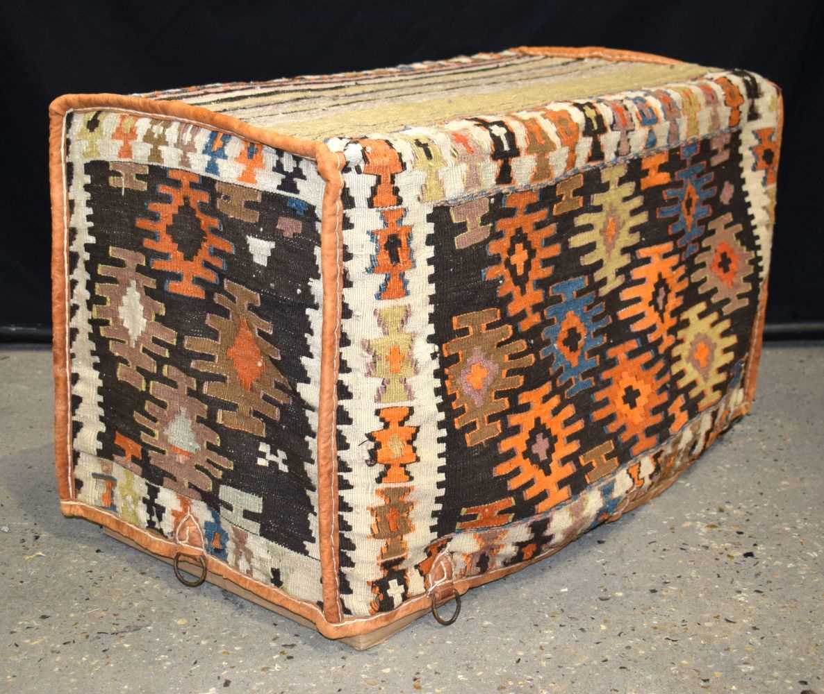 A Shahsavan Kilim rug weave Mafrash bag 46m x 84 x 42 cm.. - Image 5 of 8