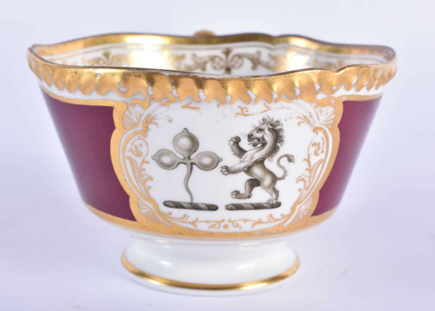 Flight Barr and Barr gadroon crested cup and saucer with Lion and Tree on crimson ground and two two - Bild 5 aus 11