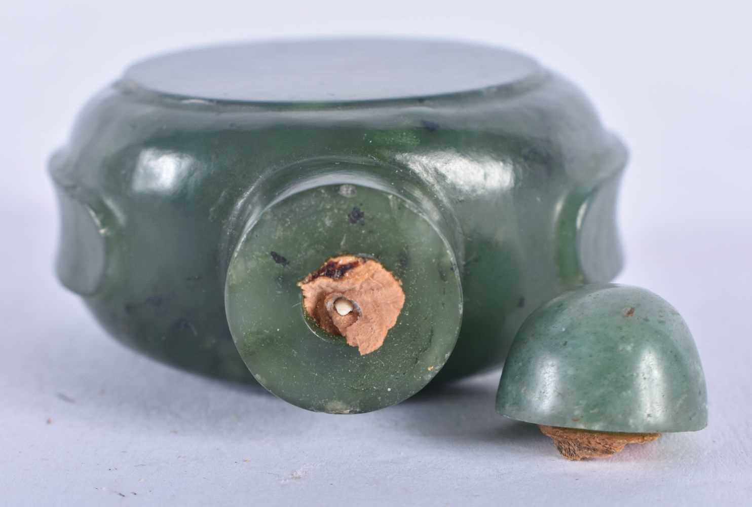 A 19TH CENTURY CHINESE CARVED SPINACH JADE SNUFF BOTTLE AND STOPPER Qing. 6 cm x 4.25cm. - Image 4 of 17