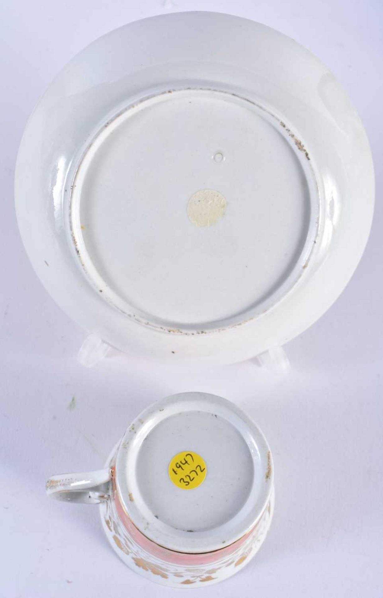 THREE EARLY 19TH CENTURY CHAMBERLAINS WORCESTER CUPS AND SAUCERS. 11cm diameter. (6) - Image 4 of 10