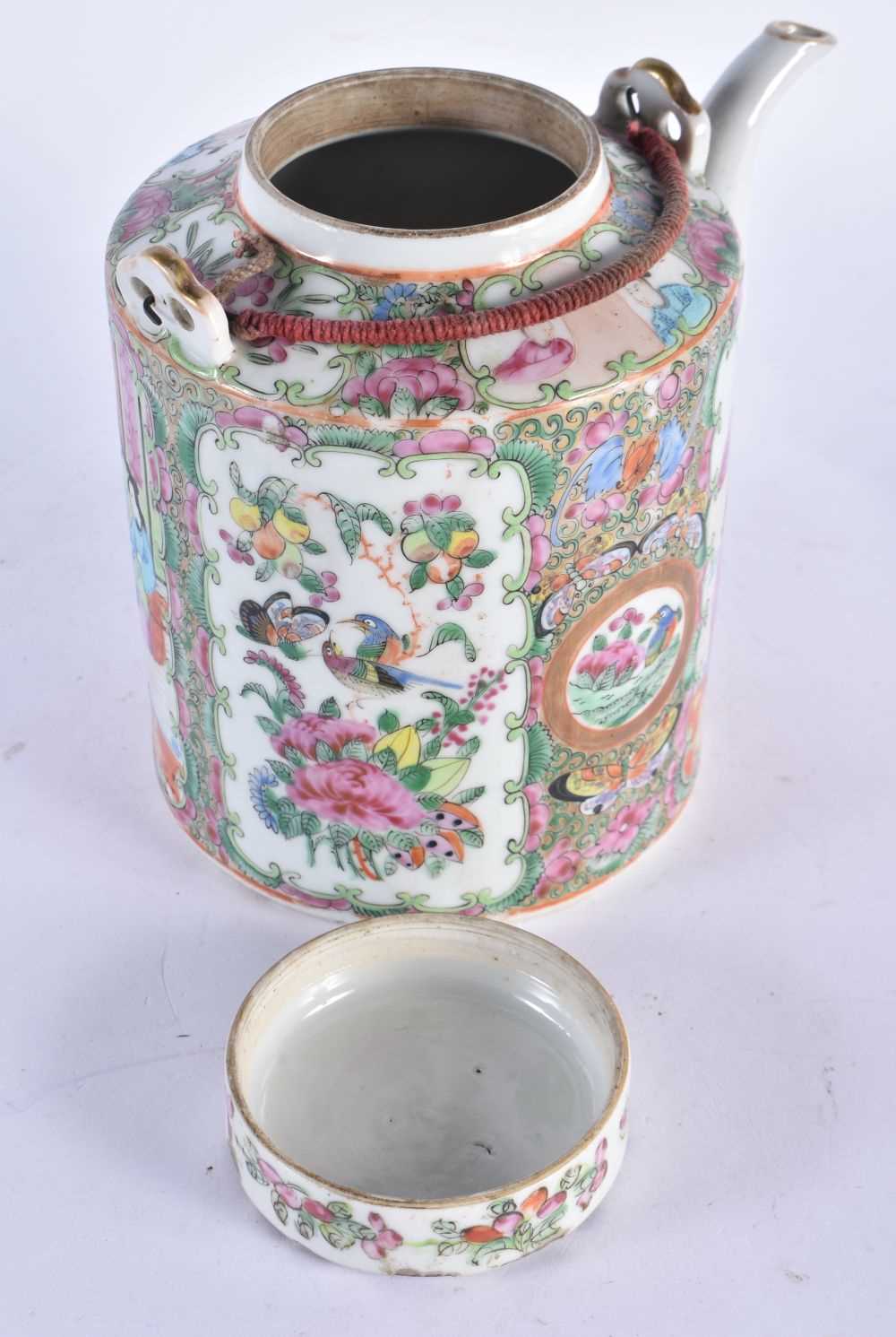 A 19TH CENTURY CHINESE CANTON FAMILLE ROSE PORCELAIN TEAPOT AND COVER Qing. 18cm x 17 cm. - Image 3 of 4