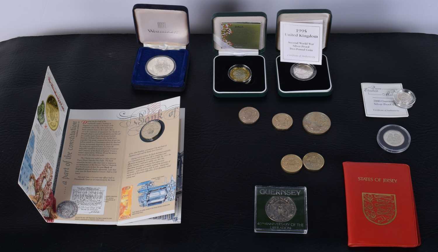 A collection of commemorative coins , £2, £1 and 50 p (13) - Image 2 of 8