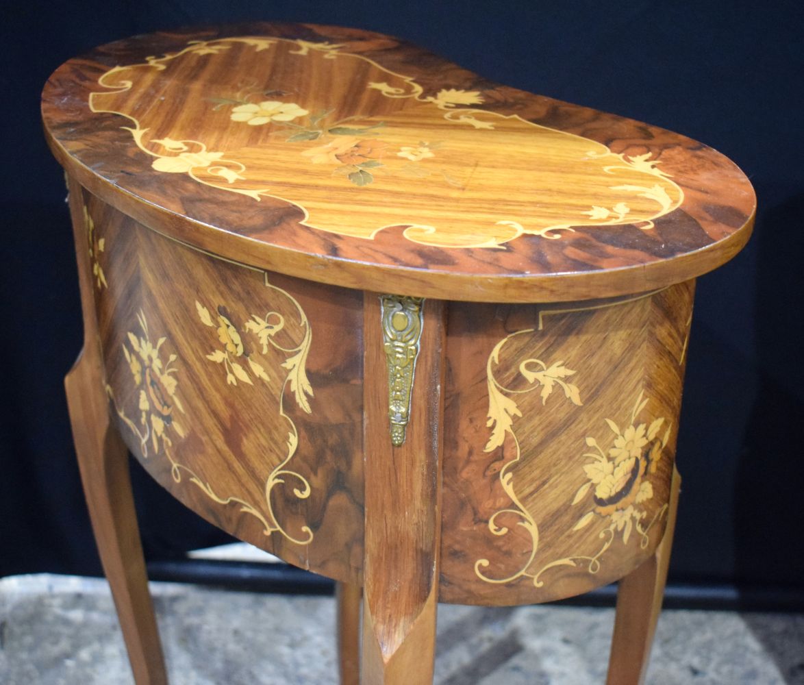 A baroque style inlaid 2 drawer table together with a smaller inlaid table 68 x 78 cm. - Image 3 of 14