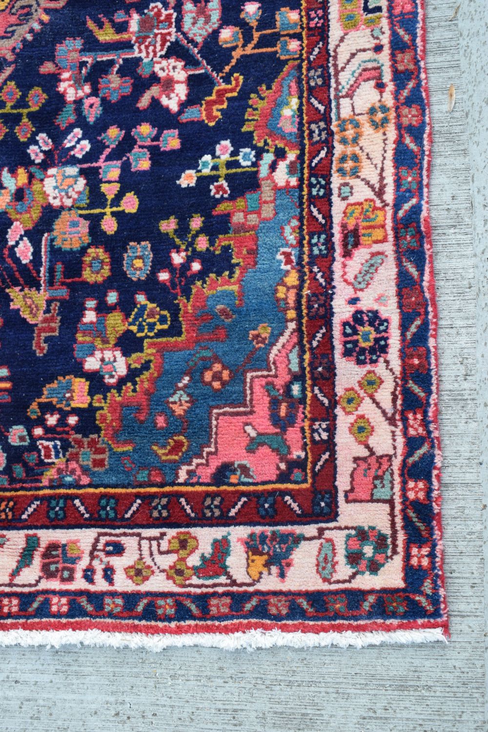 A Persian runner 326 x 129 cm - Image 7 of 10