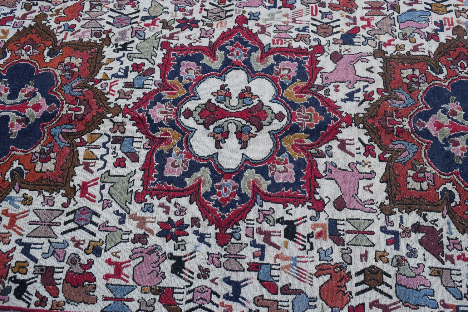 An Iranian Wool and silk Noah's Ark Sumak wool and silk rug 195 x 121 cm - Image 10 of 12