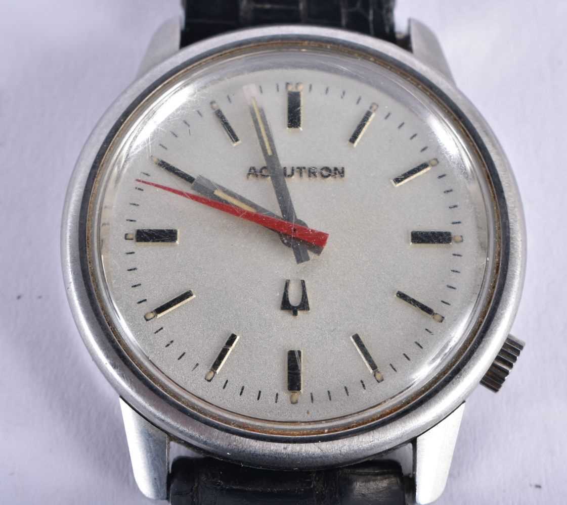 A ACCUTRON STAINLESS STEEL WRISTWATCH. 3.5 cm wide inc crown. - Image 2 of 4