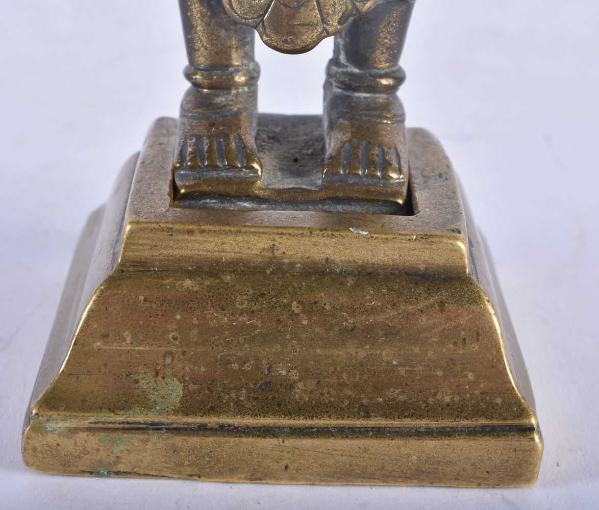 AN 18TH/19TH CENTURY INDIAN BRONZE FIGURE OF A HINDU DEITY. 19 cm high. - Image 5 of 8