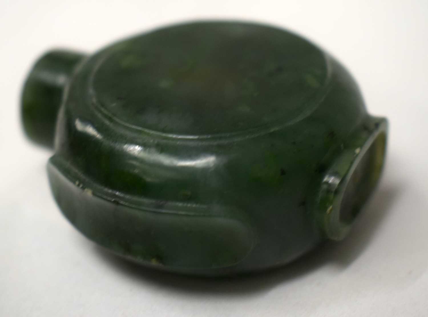 A 19TH CENTURY CHINESE CARVED SPINACH JADE SNUFF BOTTLE AND STOPPER Qing. 6 cm x 4.25cm. - Image 11 of 17