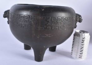 A LARGE 19TH CENTURY CHINESE BRONZE CENSER Qing. 28 cm x 22 cm.