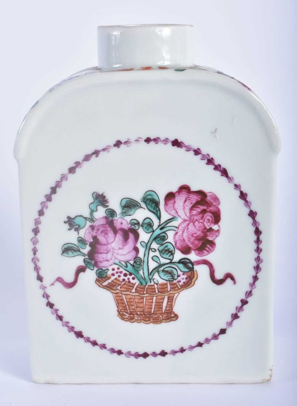 AN 18TH CENTURY CHINESE EXPORT FAMILLE ROSE PORCELAIN TEA CADDY Qianlong. 12 cm x 8 cm. - Image 3 of 5