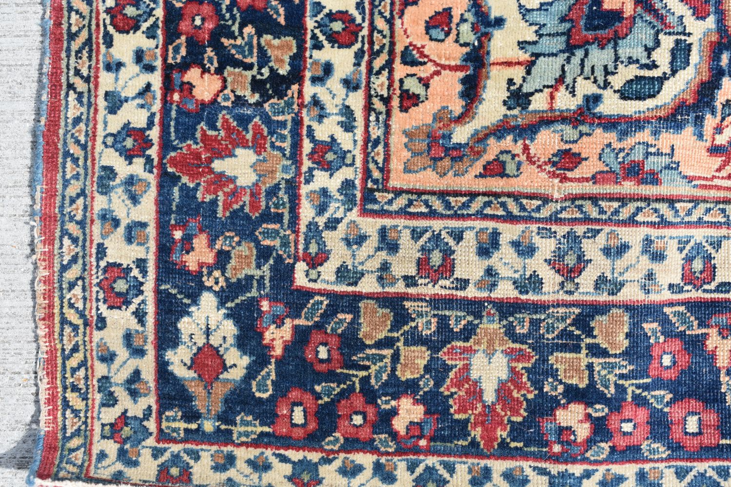 A Persian rug 189 x 122 cm - Image 9 of 14