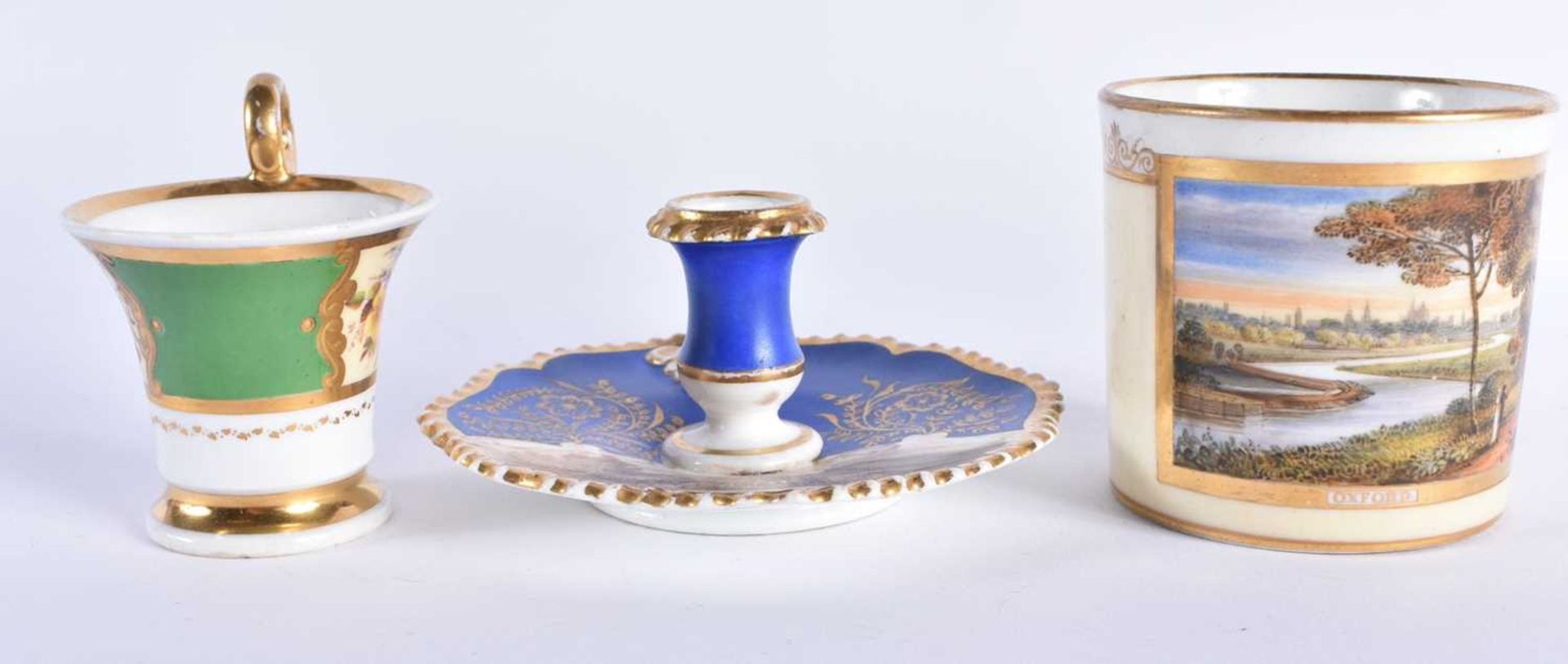 AN EARLY 19TH CENTURY CHAMBERLAINS WORCESTER CHAMBERSTICK together with two similar cups. Largest - Image 2 of 21