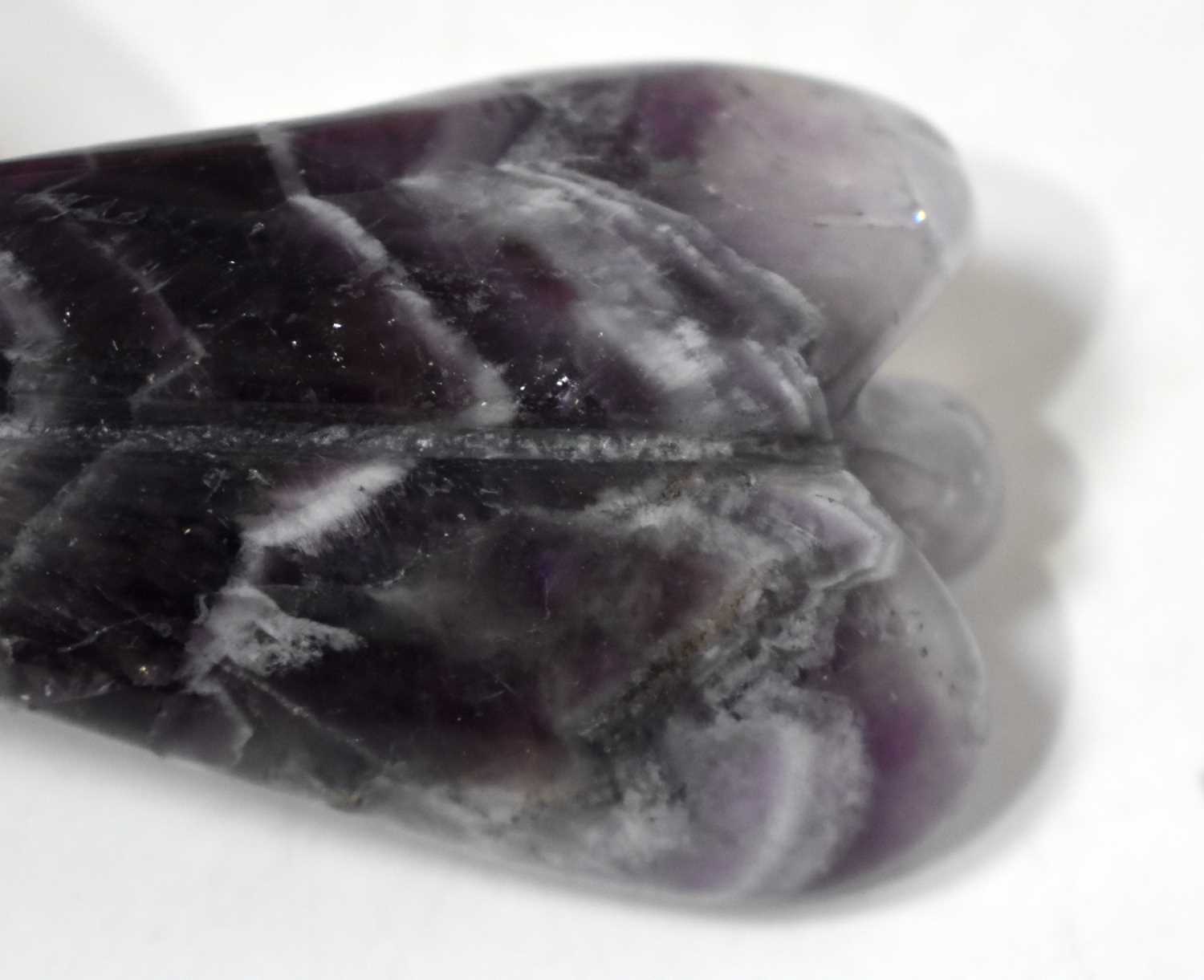 A CARVED AMETHYST STONE ANGEL. 95 grams. 7.5 cm x 4.25cm. - Image 17 of 17