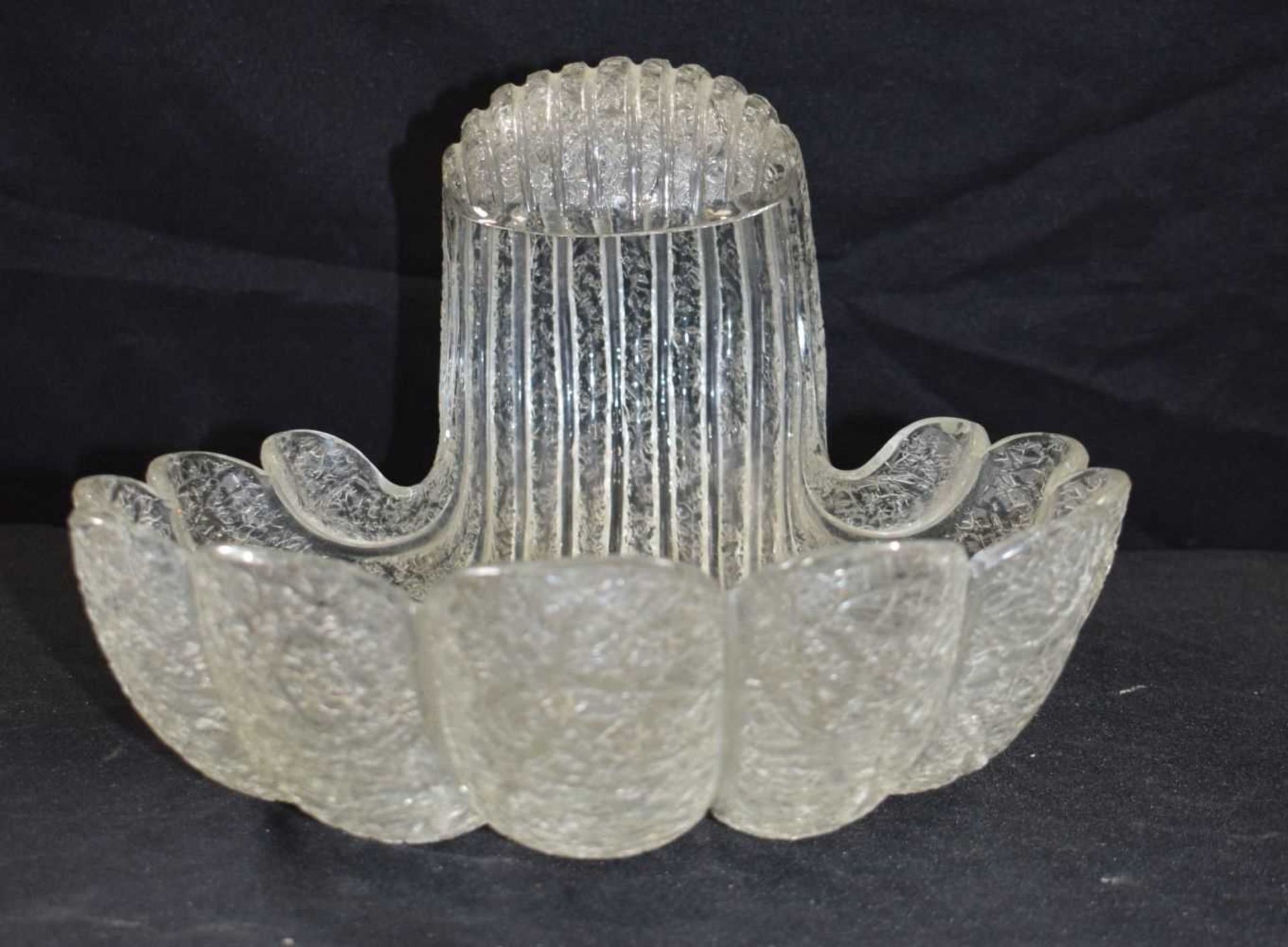 A large vintage glass wave/shell dish together with two glass lustre light bases 21 x 34 cm (2) - Image 5 of 12