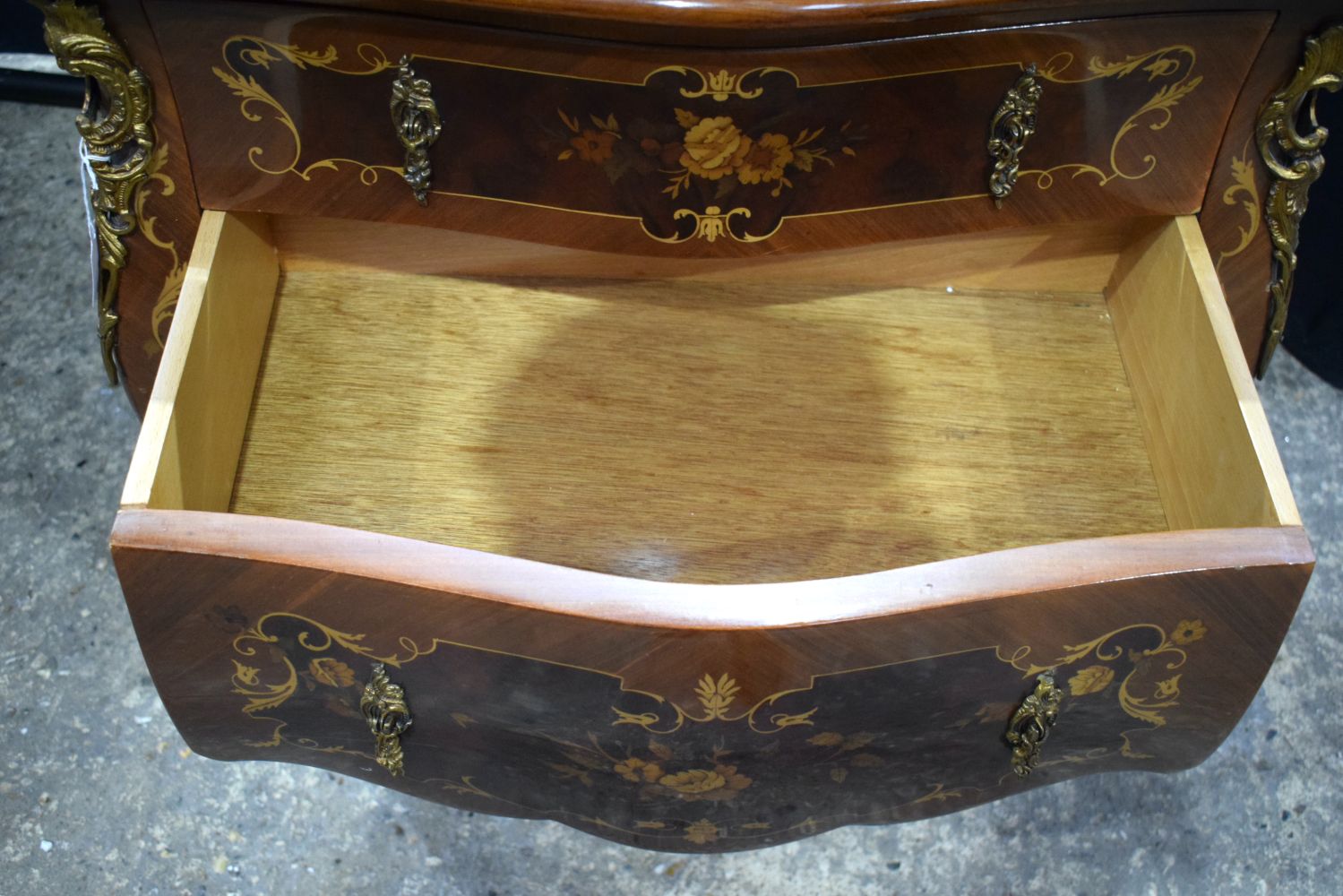 A baroque style inlaid 2 drawer table together with a smaller inlaid table 68 x 78 cm. - Image 14 of 14