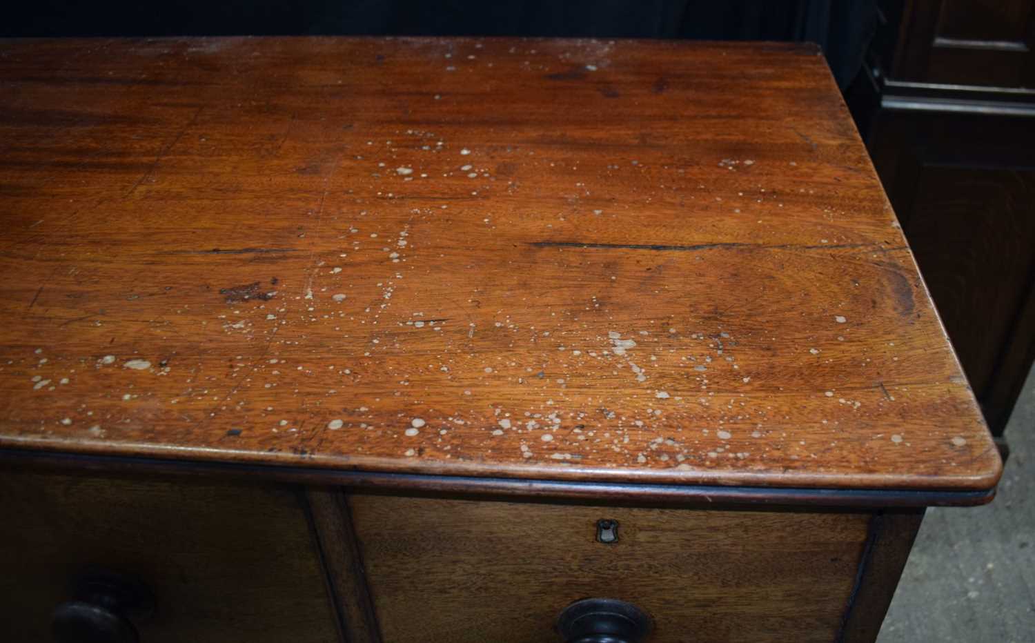 An impressive antique mahogany dresser with 6 drawers and two large front opening cabinets 108 x 164 - Image 3 of 16