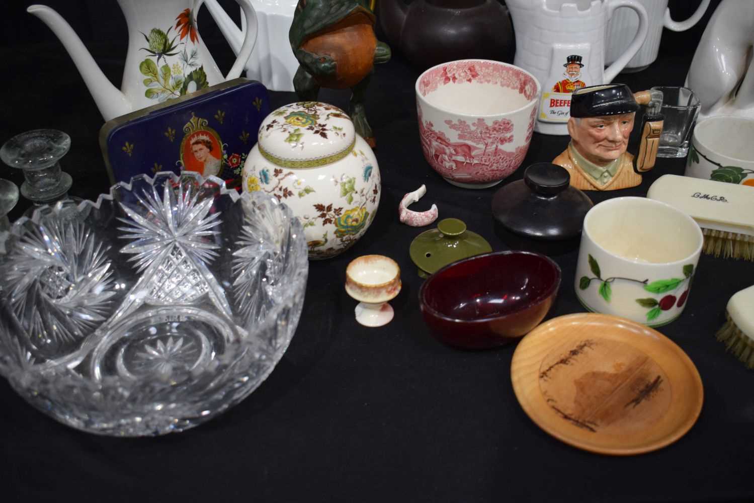 A collection of Glass and Ceramics etc (Qty). - Image 7 of 12