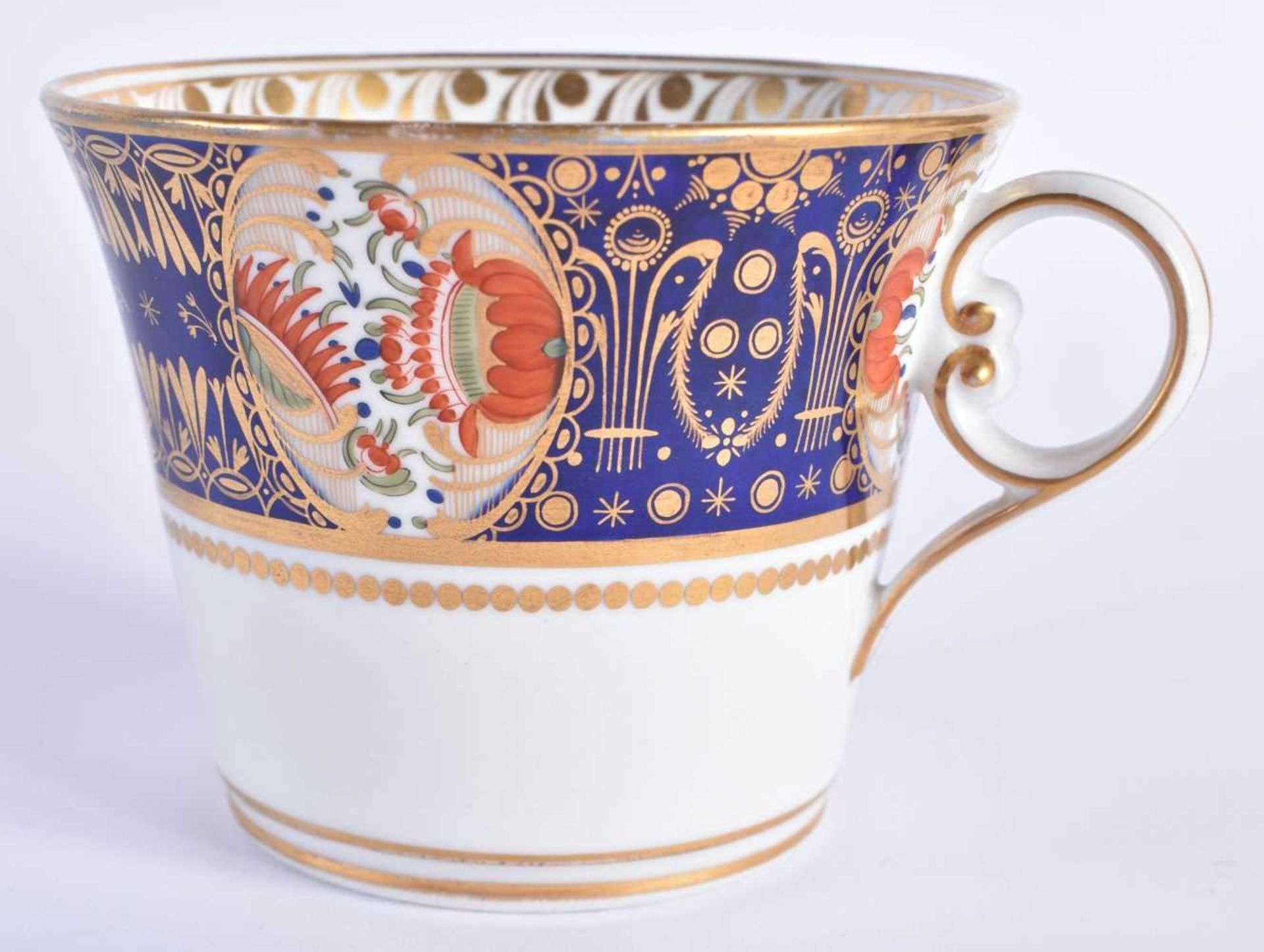 TWO LATE 18TH/19TH CENTURY CHAMBERLAINS WORCESTER CUPS AND SAUCERS one painted with an armorial, the - Image 4 of 13
