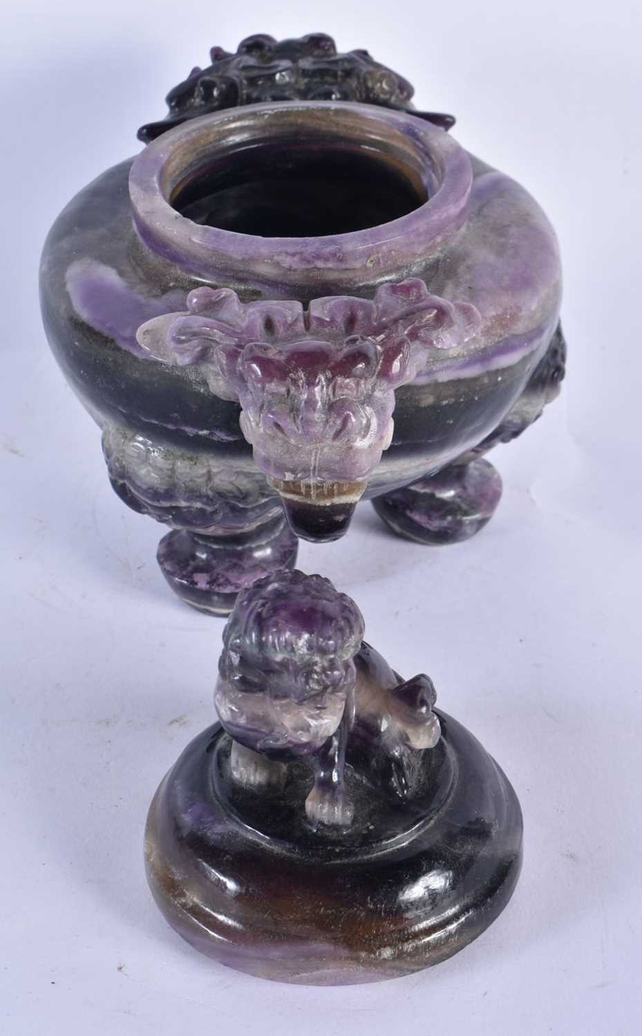 A LARGE LATE 19TH CENTURY CHINESE CARVED AMETHYST STONE CENSER AND COVER Qing. 21 cm x 18cm. - Image 2 of 3