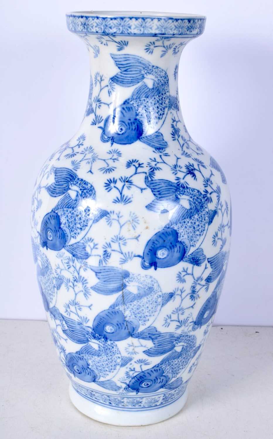 A Chinese porcelain blue and white vase decorated with fish and Algae 36 cm. - Image 3 of 8